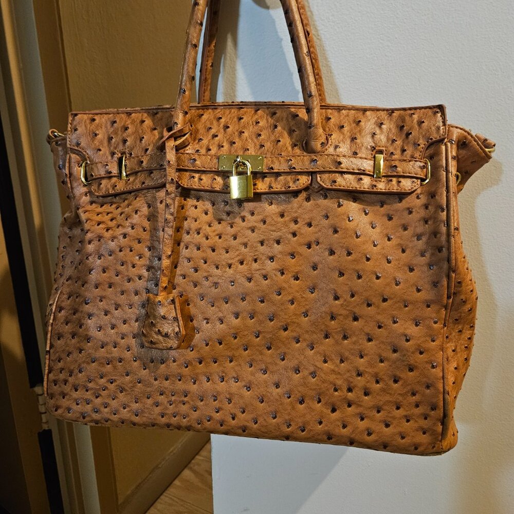 Large Ostrich Designer Inspired Bag 👜 - Picture 6 of 9